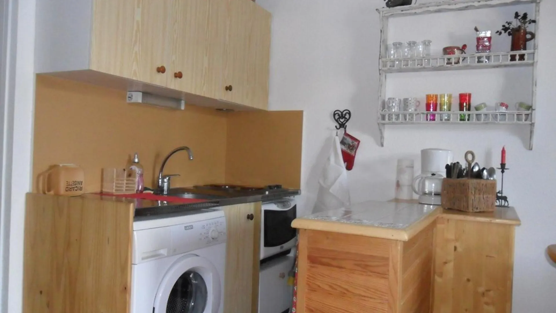 Studio Cabine Sud-Ouest Avec Balcon Et Parking A Barcelonnette - Fr-1-804-9 Frankrijk